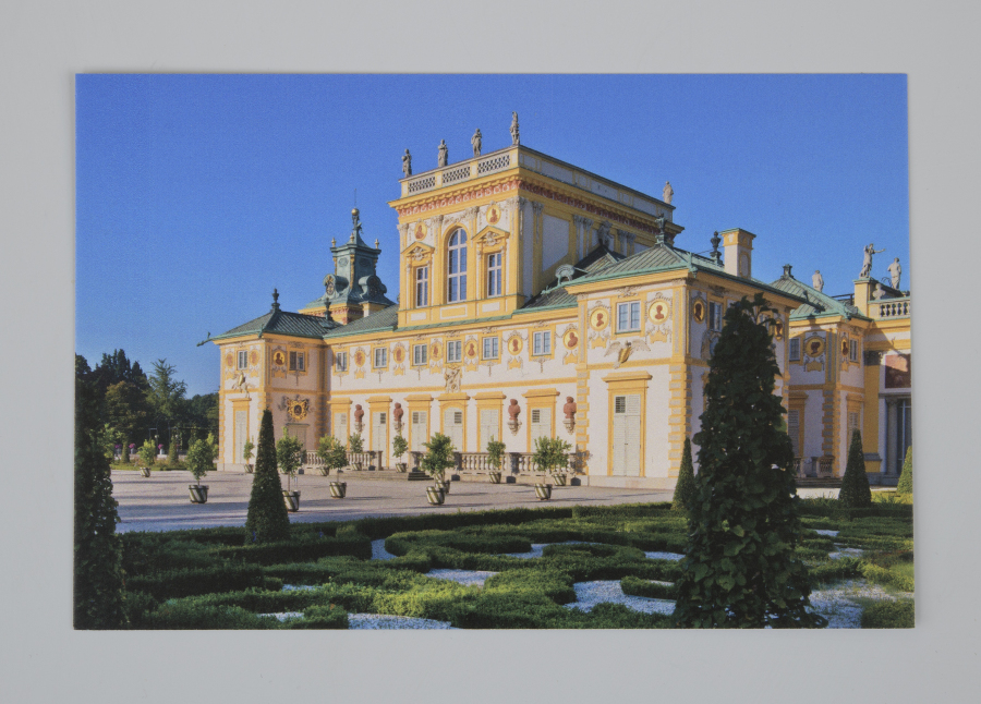 Zdjęcie z pocztówki z widokiem korpusu Pałacu.